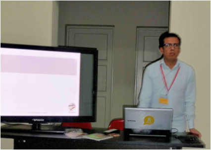 Descripción: Macintosh HD:Users:crissthian:Google Drive:Crónicas de la Diversidad:Cámara de Comercio GLBT:Foto presentación Cámara de Comercio GLBT presidente.jpg